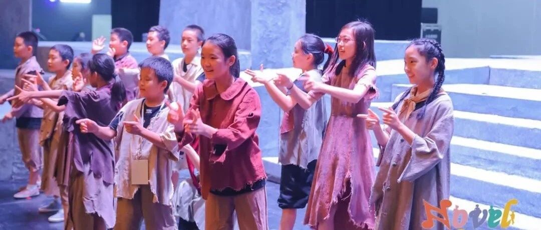 街头少年台前幕后的"悲"与欢