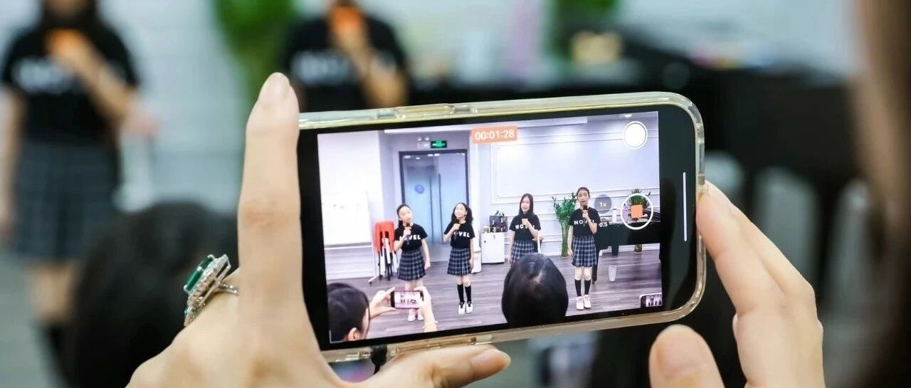 那些歌声背后的成长
